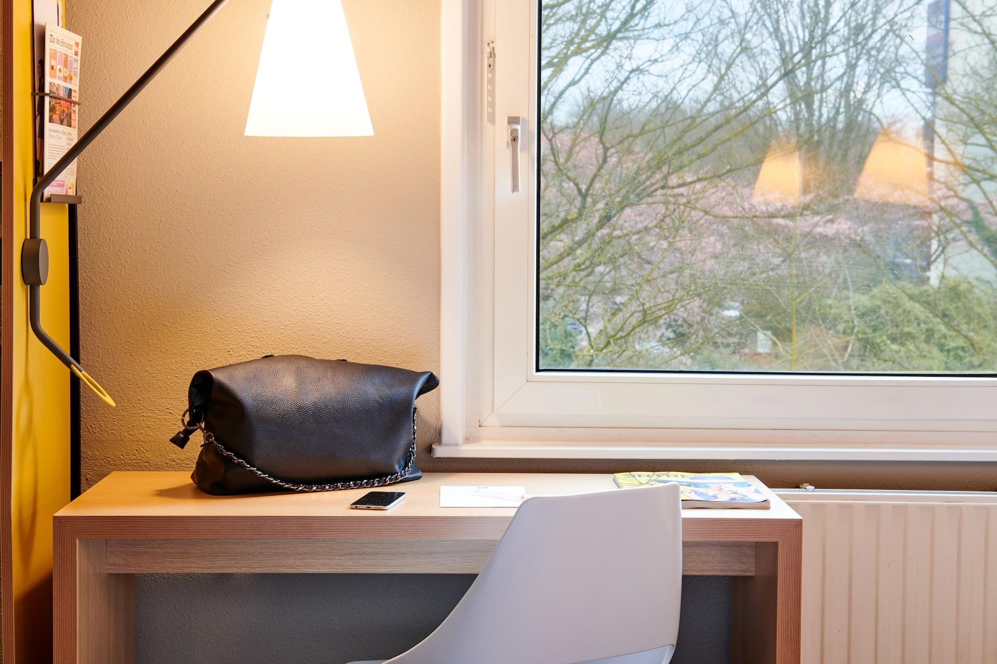 ibis Tilburg Hotel Bagian luar foto