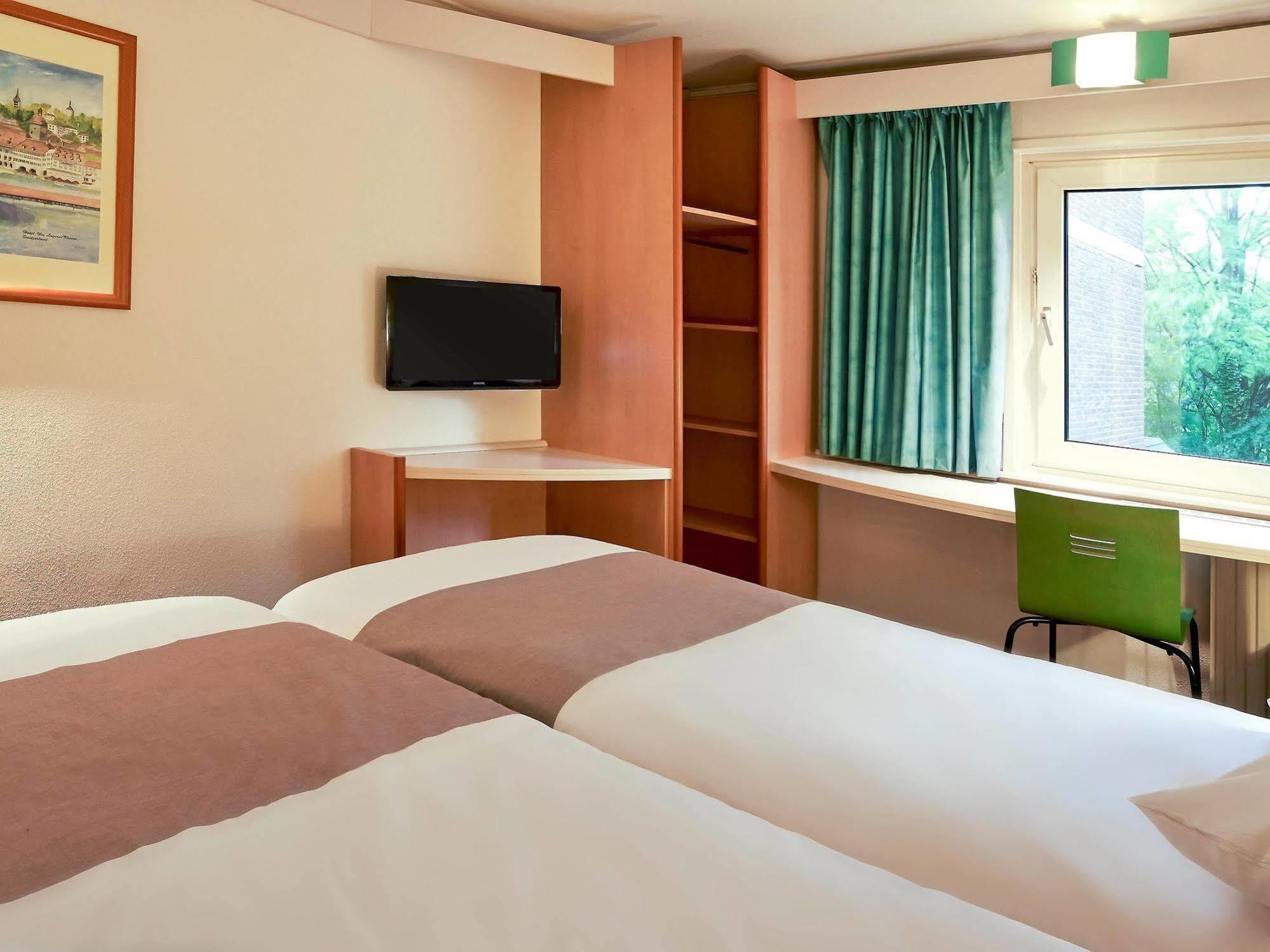 ibis Tilburg Hotel Bagian luar foto